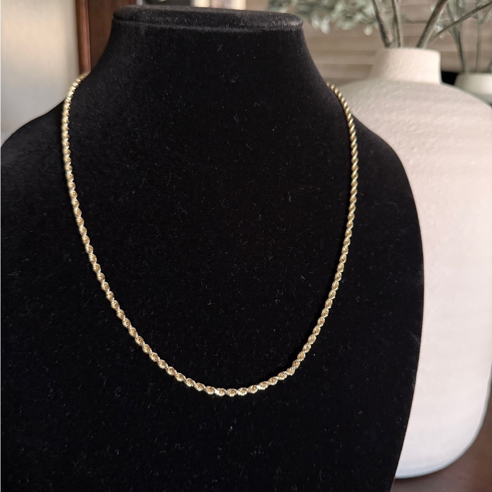 SOLD ๐ Gold Pendant Necklace - Picture 4 of 8